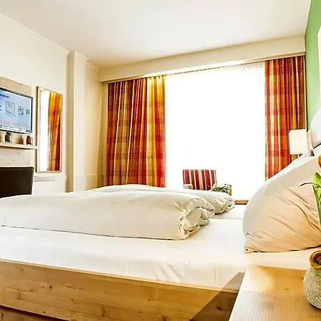 Roessl-dependance Neue Post Hotel