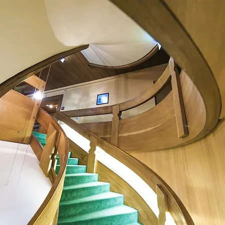 Roessl-dependance Neue Post Hotel 3*