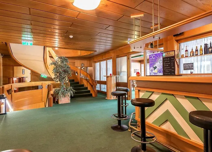 Roessl-dependance Neue Post Отель 3*