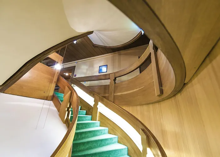 Roessl-dependance Neue Post Hotel 3*